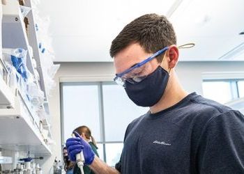 Two Murdock Trust Grants Awarded to GU