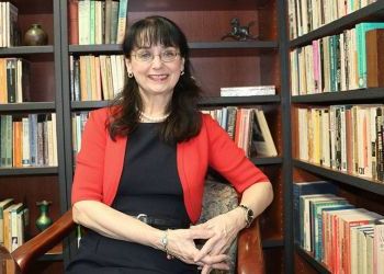 EWU president steps down