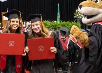 WSU Health Sciences Spokane graduates 448 students in health and medical fields