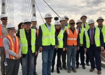 Gov Inslee tours the University District Gateway Bridge in-progress - Oct 23
